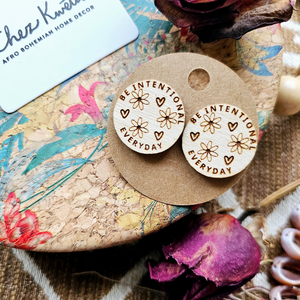 Be intentional Every day - Engraved wood earrings - Flowers & hearts