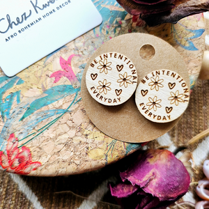 Be intentional Every day - Engraved wood earrings - Flowers & hearts