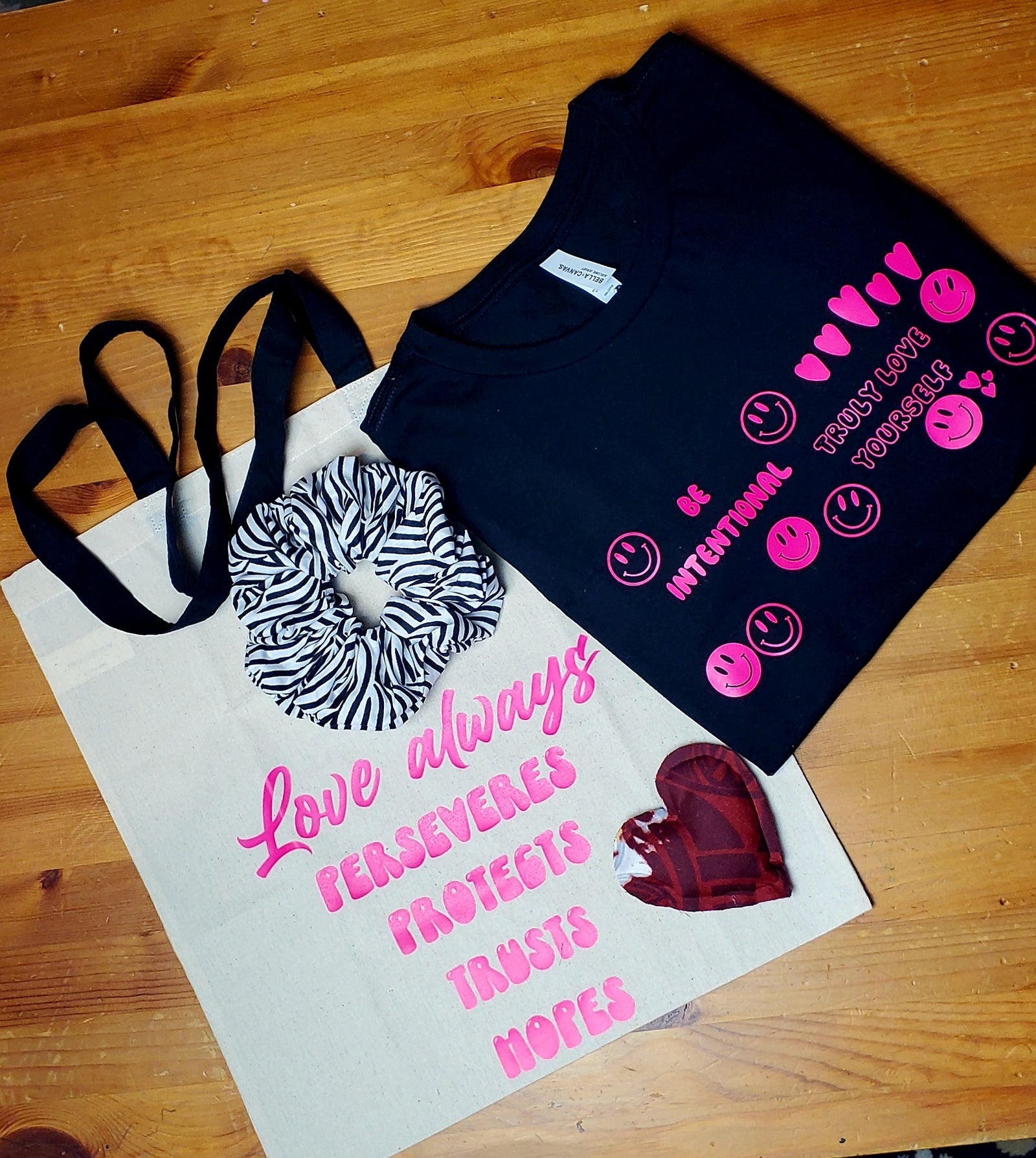 Gift box with black t-shirt